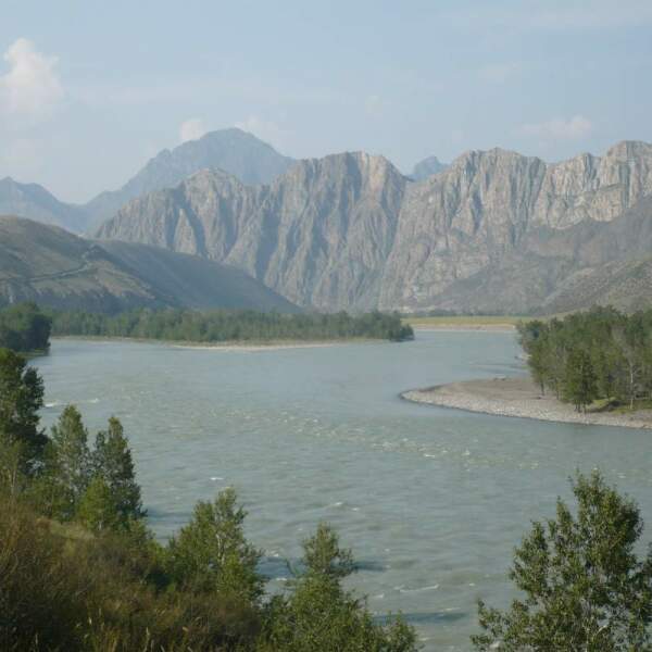 Motorradreisen Asien Vulkan See Gebirge